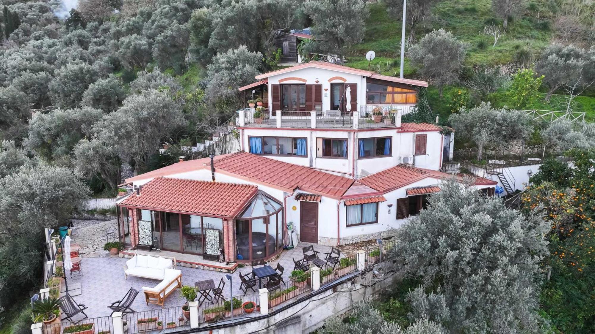 La Finestra Sulle Eolie Apartment Reitano  Екстериор снимка